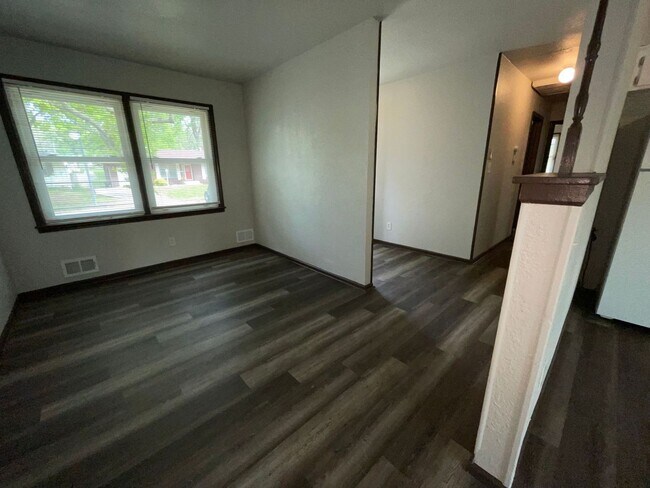 Foto del edificio - 3-Bedroom, 1-Bathroom home in Kansas City