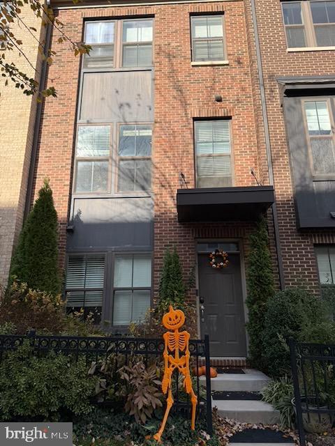 Foto del edificio - 4638 Woodberry St