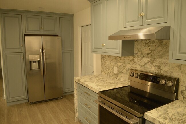 Foto del edificio - 1074 Plumwood Ct