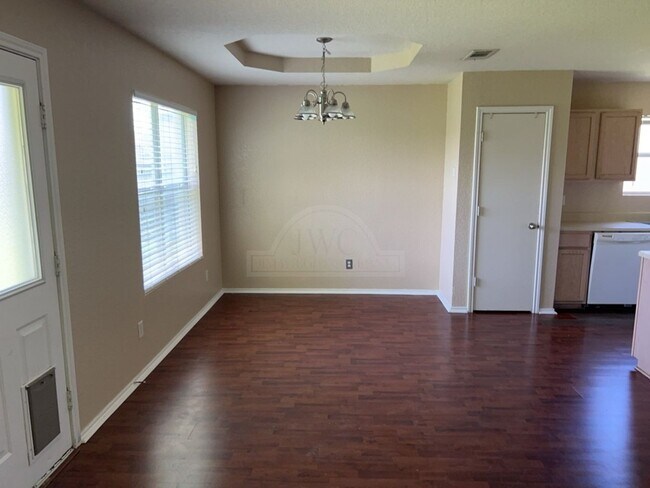 Foto del edificio - 3308 Lakecrest Dr