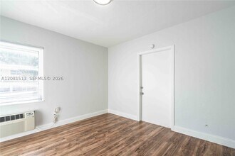 Building Photo - 437 NE 82nd St