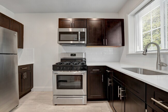 Foto del edificio - Mayflower Apartments