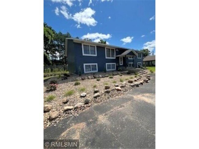 Foto del edificio - 704 8th St N