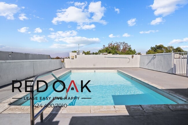 Building Photo - 8309 Cedros Ave