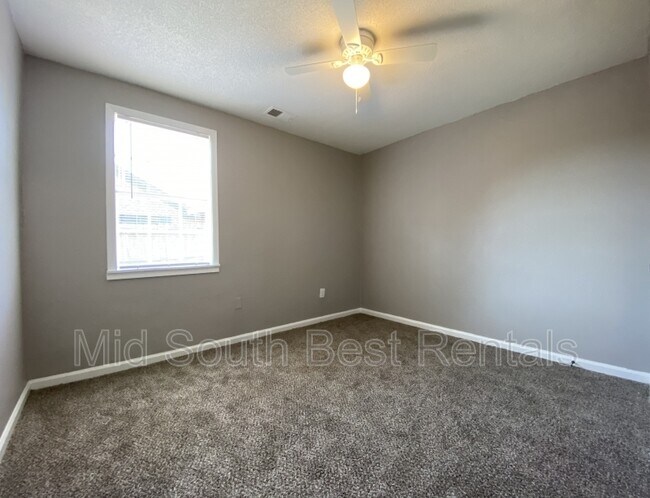 Foto del edificio - 1975 Warren St