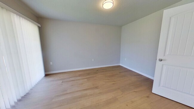 Building Photo - End Unit Townhome
