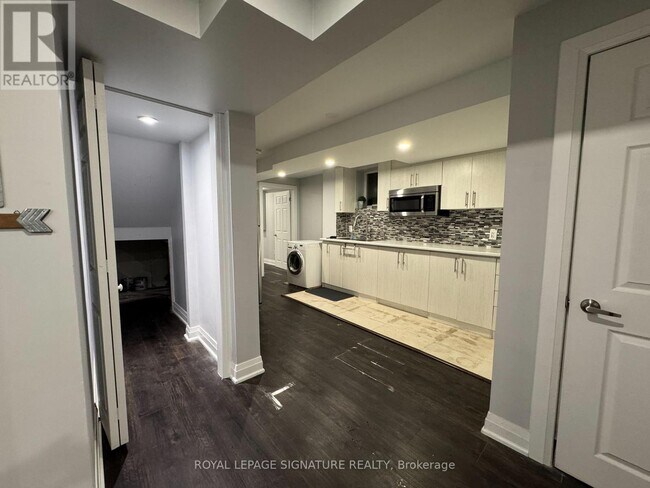 Photo du bâtiment - 731 Bennett Blvd