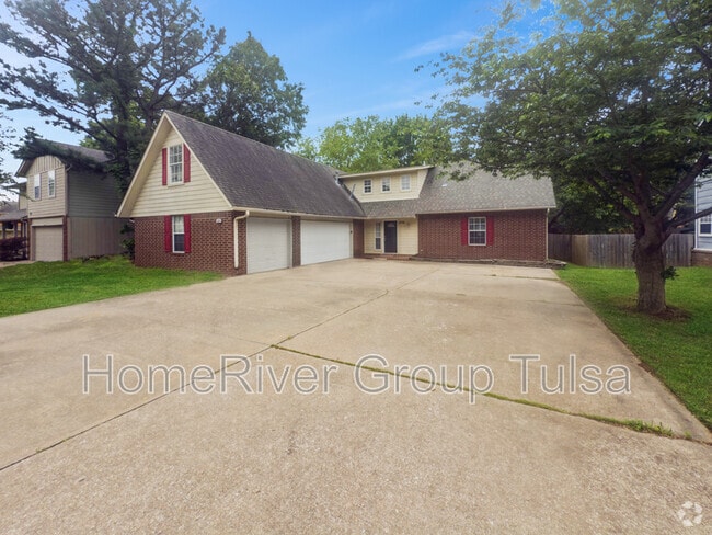 Building Photo - 5004 S Narcissus Ave