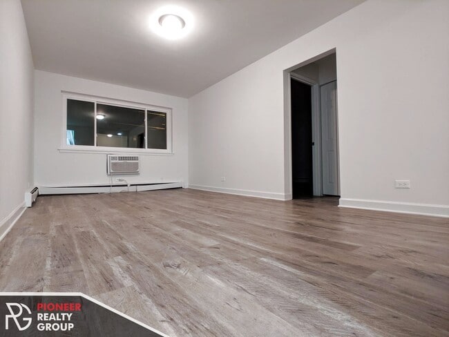 Foto del edificio - 6211 N Kenmore Ave