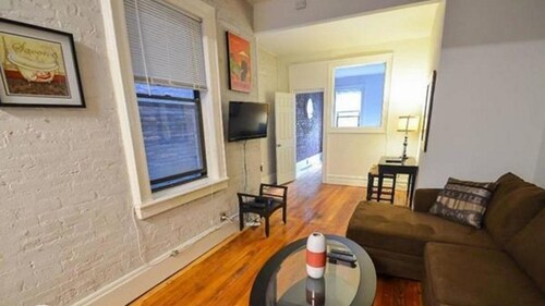 Building Photo - 495 W 45th St