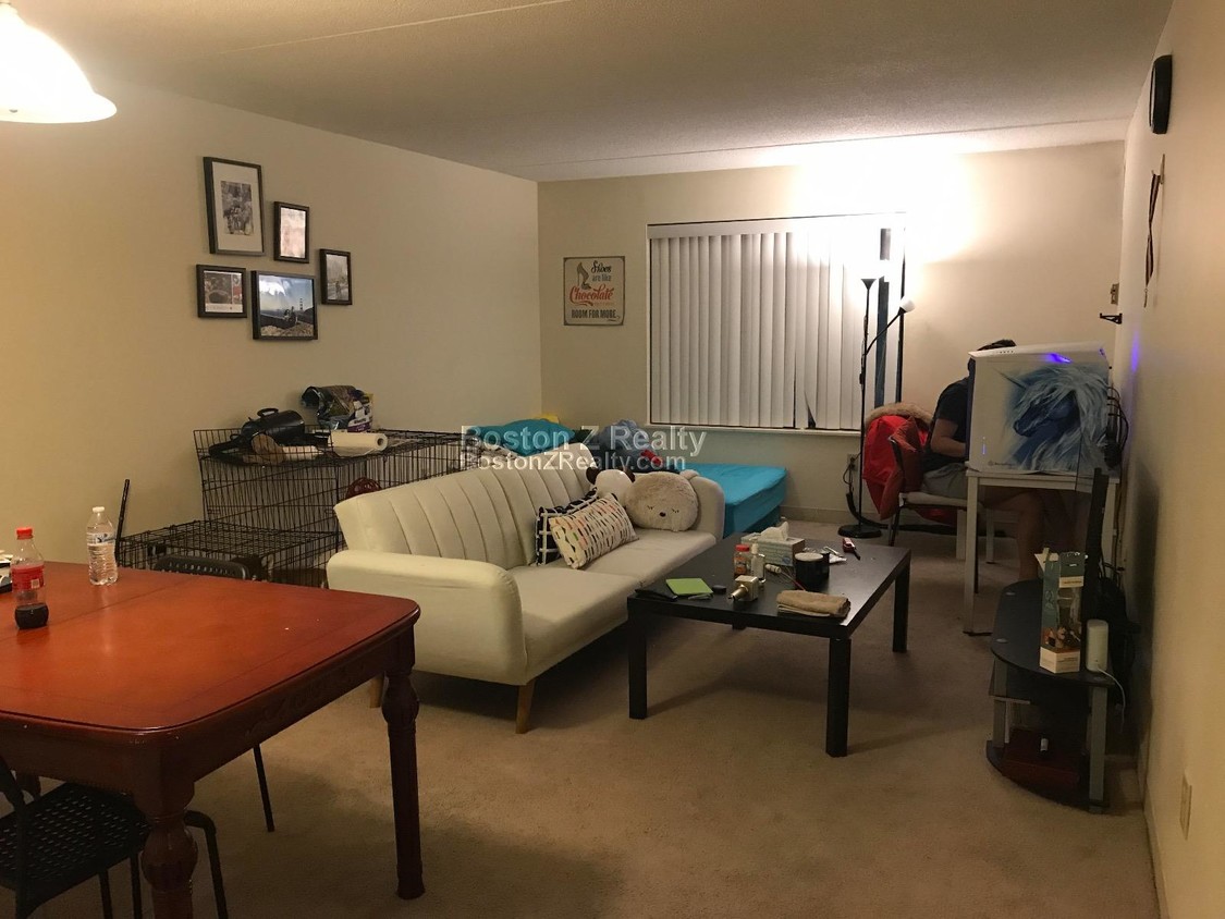 Foto principal - 66 Beach Point Pl