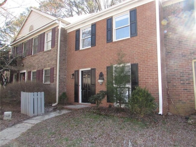 Building Photo - 1716 Twin Brooks Dr SE
