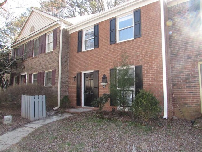 Foto del edificio - 1716 Twin Brooks Dr SE