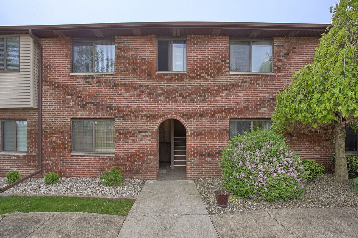 Foto principal - 2 Bedroom, 1.5 Bathroom Condo (AVAILABLE S...