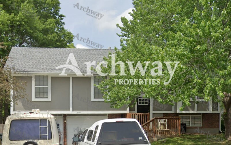 Primary Photo - 1404 E 123rd St