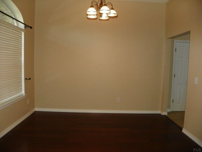 Building Photo - 559 Shiloh Dr