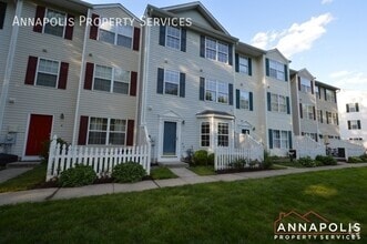 Building Photo - 30 Ironstone Ct