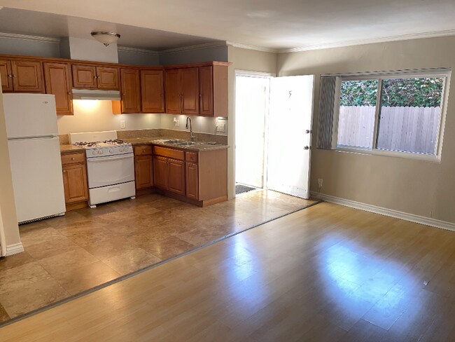 Building Photo - 4321 Inglewood Blvd