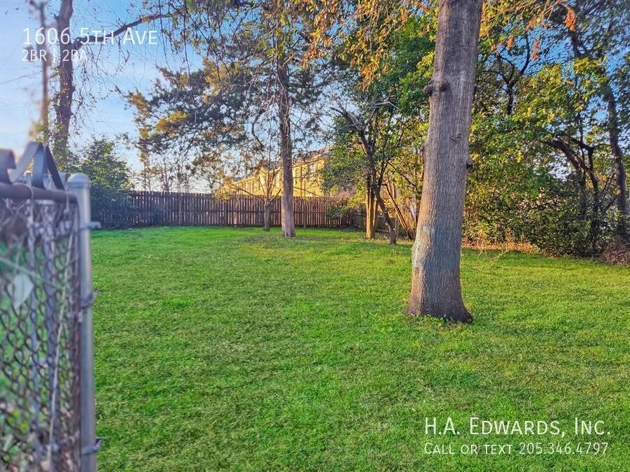 Foto del edificio - 1606 5th Ave