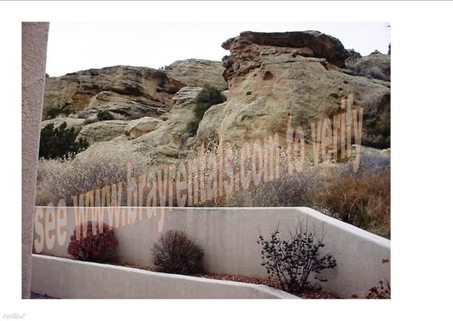 Building Photo - 401 Sand Cliff Ct