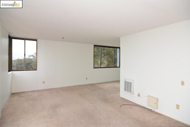 Building Photo - 555 Pierce St