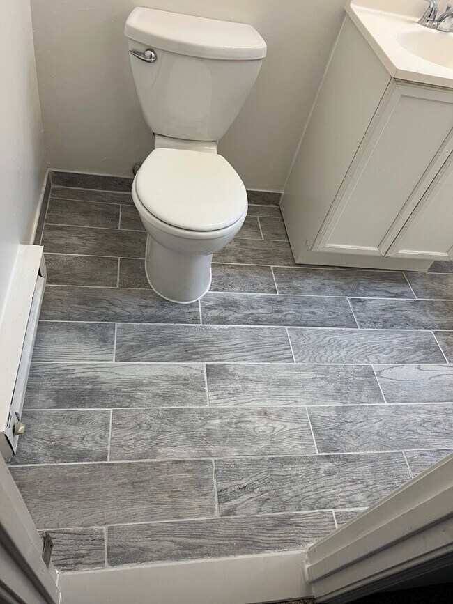 Building Photo - 111 Norway St