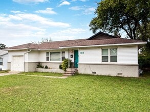 Building Photo - 1313 Vieux Dr