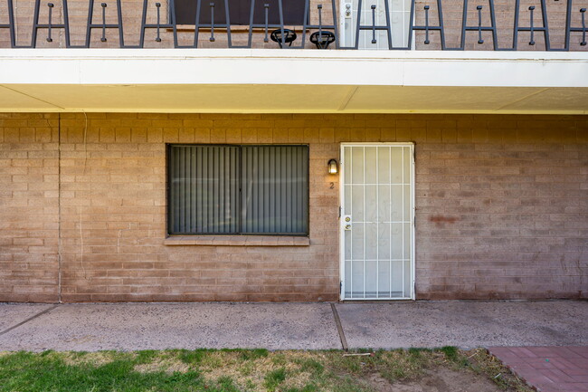 Building Photo - Pueblo Grande