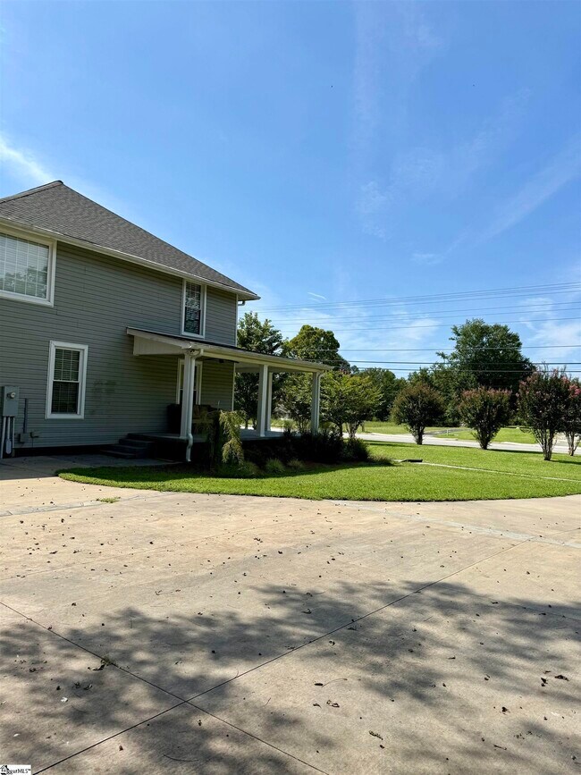 Foto del edificio - 909 Anderson Ridge Rd