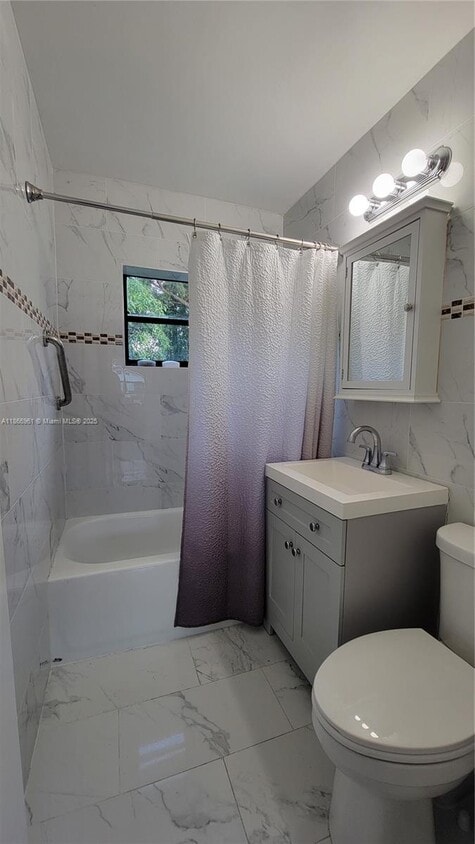 Foto del edificio - 1296 NE 146th St