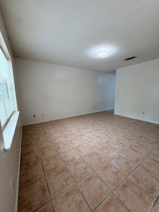 Foto del edificio - New Listing!