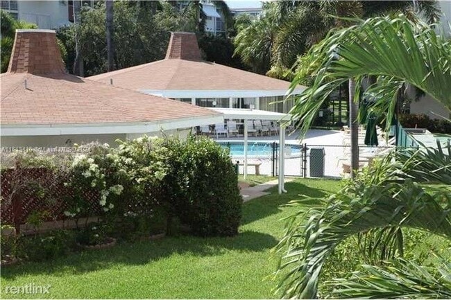 Building Photo - 2 br, 2 bath House - 1333 E Hallandale Bea...