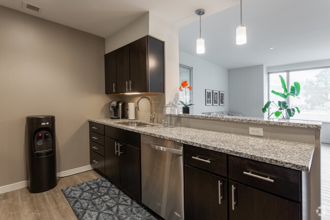 The Bowie: 1BD 1 BA 802 sq ft - Innova Apartments