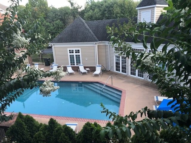 Foto principal - 1051 Glenwood Station Ln