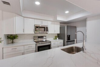 Building Photo - 7950 NW 11th Ct