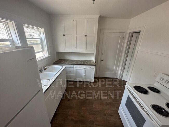 Foto del edificio - 611 6th St
