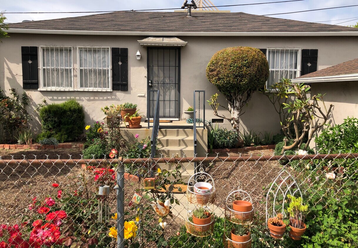 Primary Photo - 4933 W 20th St