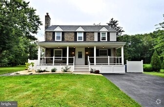 Building Photo - 942 Valley Rd