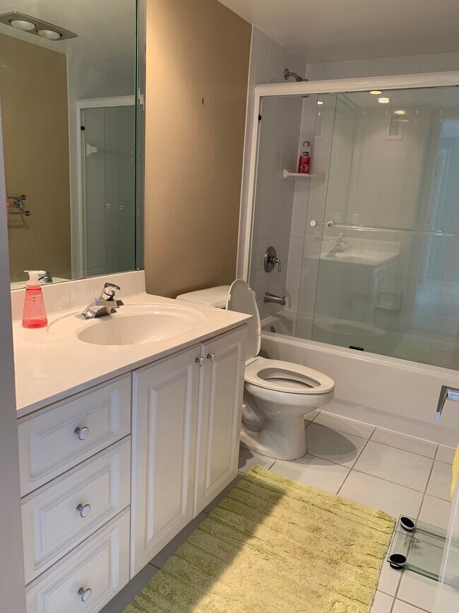 guest bathroom - 4280 Galt Ocean Dr