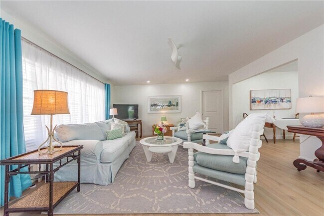Foto del edificio - 955 Marigold Ln
