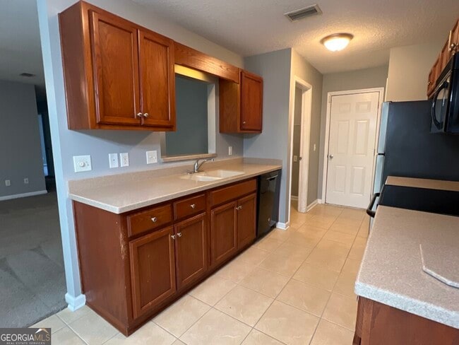 Building Photo - 118 Creekwood Cir