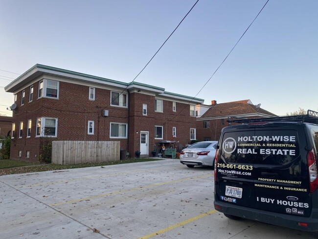 Building Photo - 4101 Ridge Rd