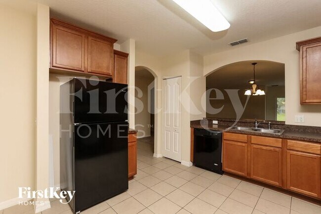 Building Photo - 7218 Rafanelli Ct