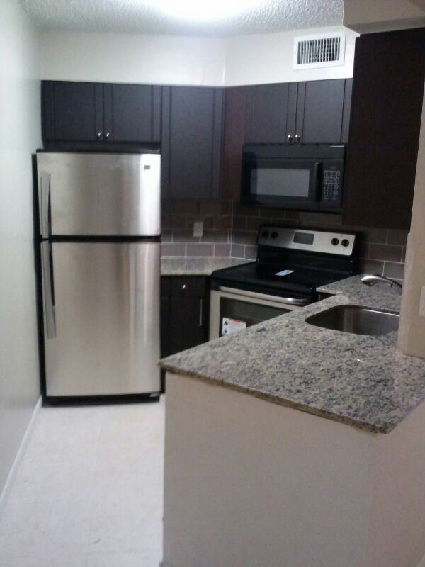 Foto del edificio - 210 Lake Pointe Dr