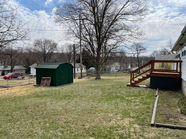 Building Photo - 820 Fir St