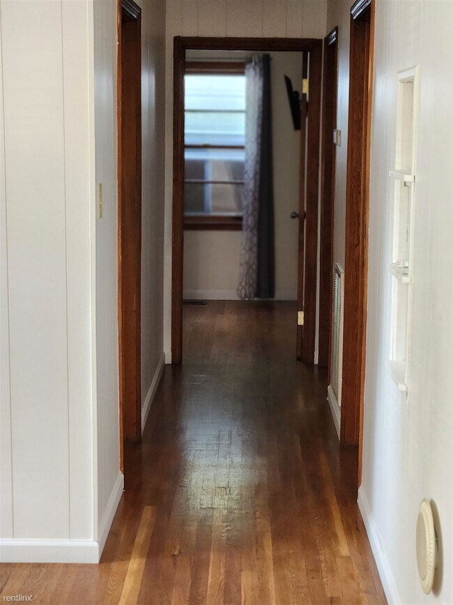 Foto del edificio - 3 br, 1 bath House - 389 Collins Road Home