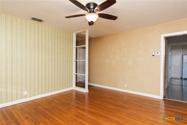 Building Photo - 4510 Russell Dr