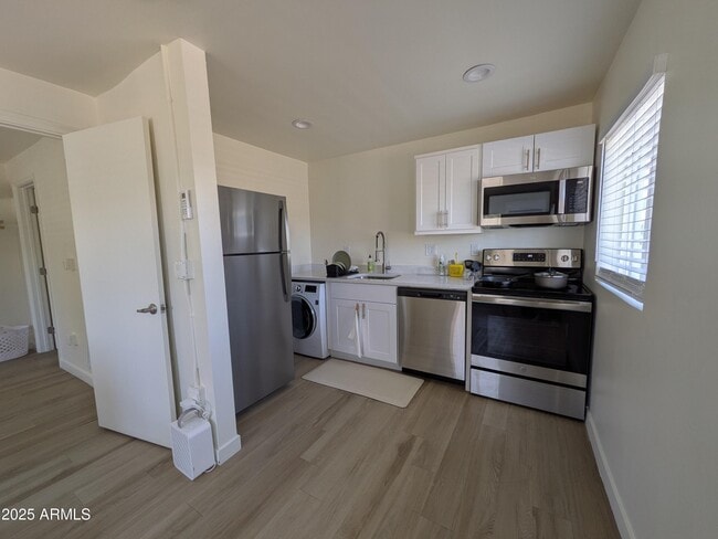 Building Photo - 1620 E Apache Blvd