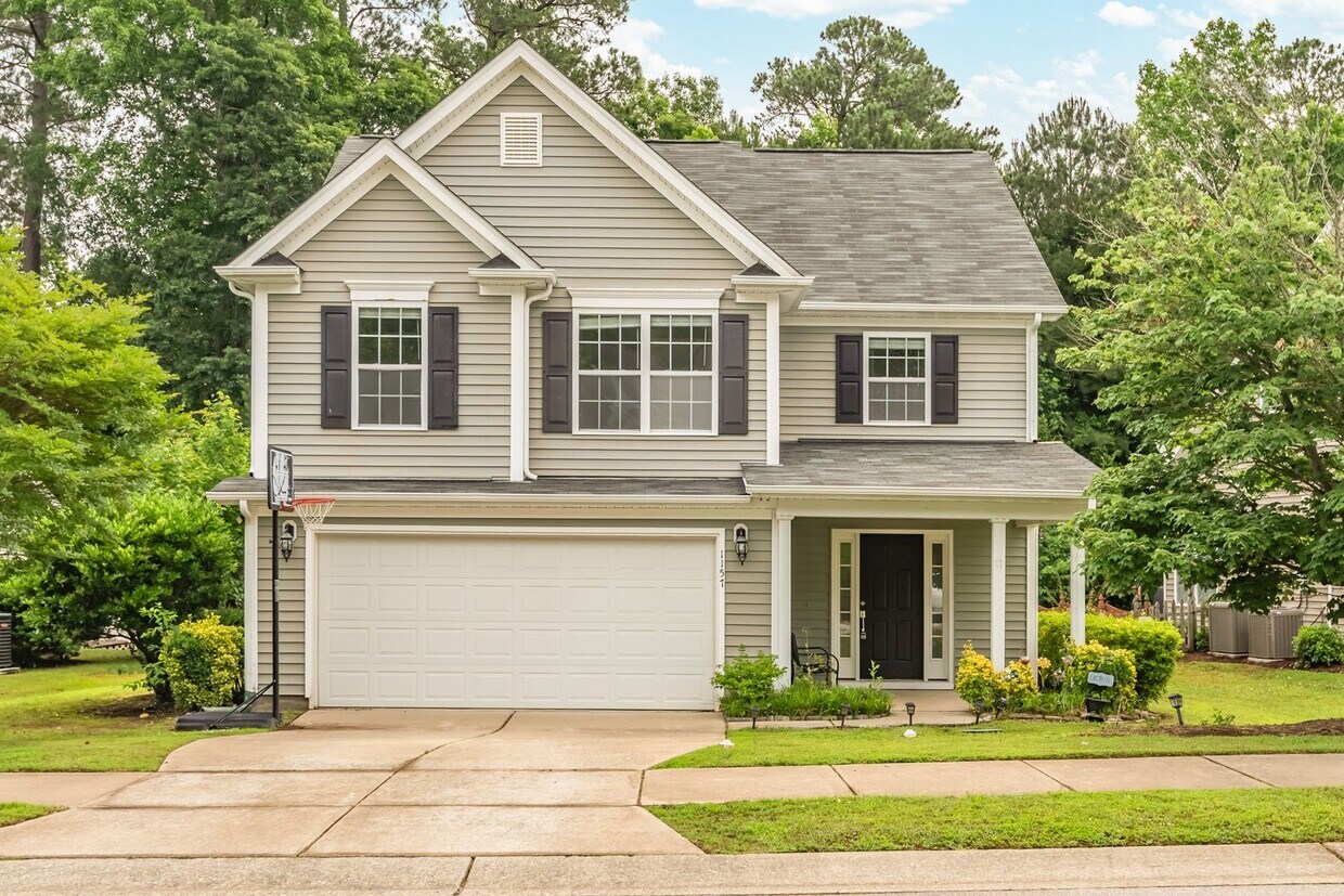 Primary Photo - Charming 4-Bedroom Home in Braxton Village...