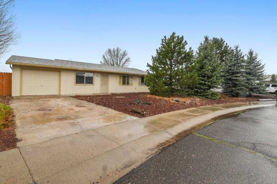Foto principal - Great location, 3 bedroom 1 bath home near...